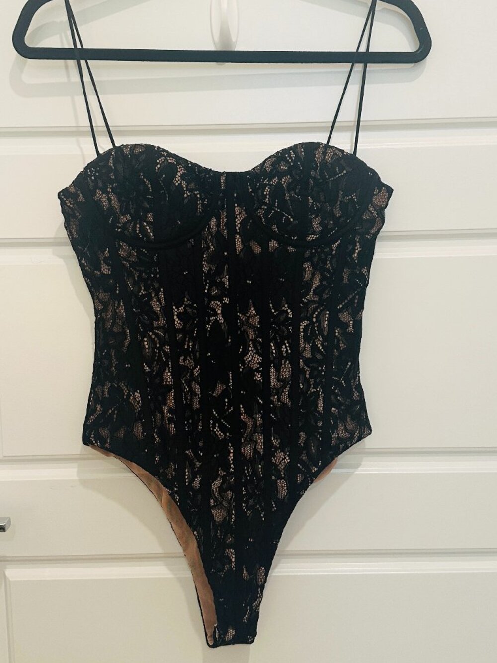 MISHA DELIA LACE BODYSUIT SIZE 4 NWT